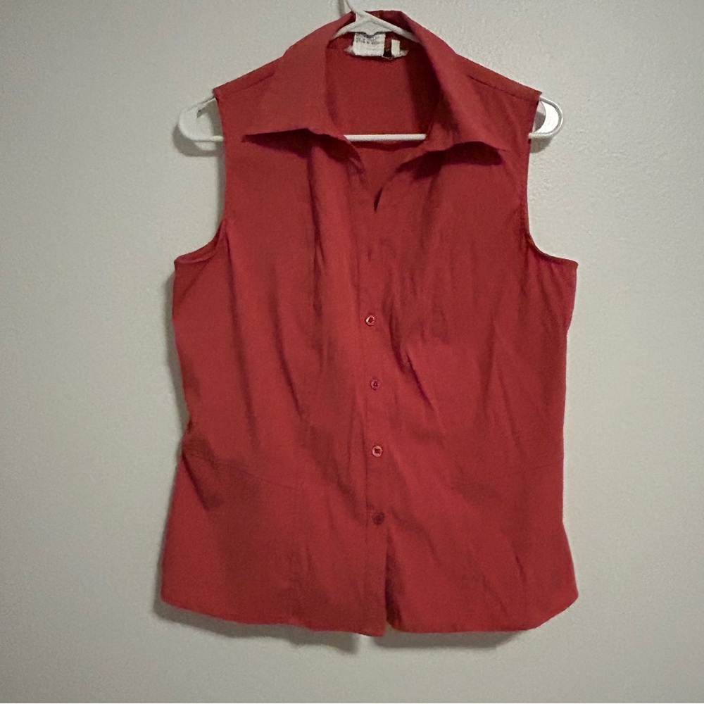 Sleeveless Coral Button-Up Women's Top - Picture 2 of 4